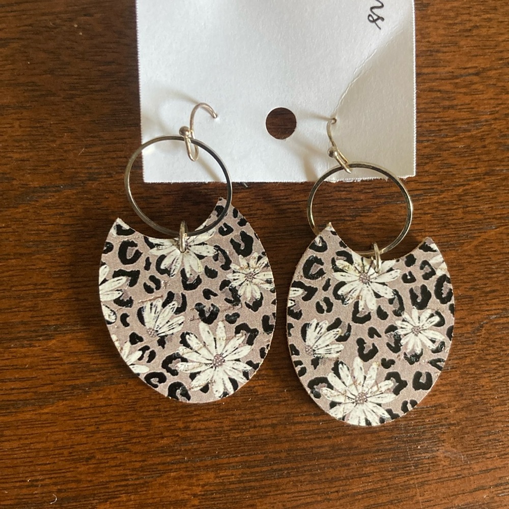 Leopard print and daisy earrings